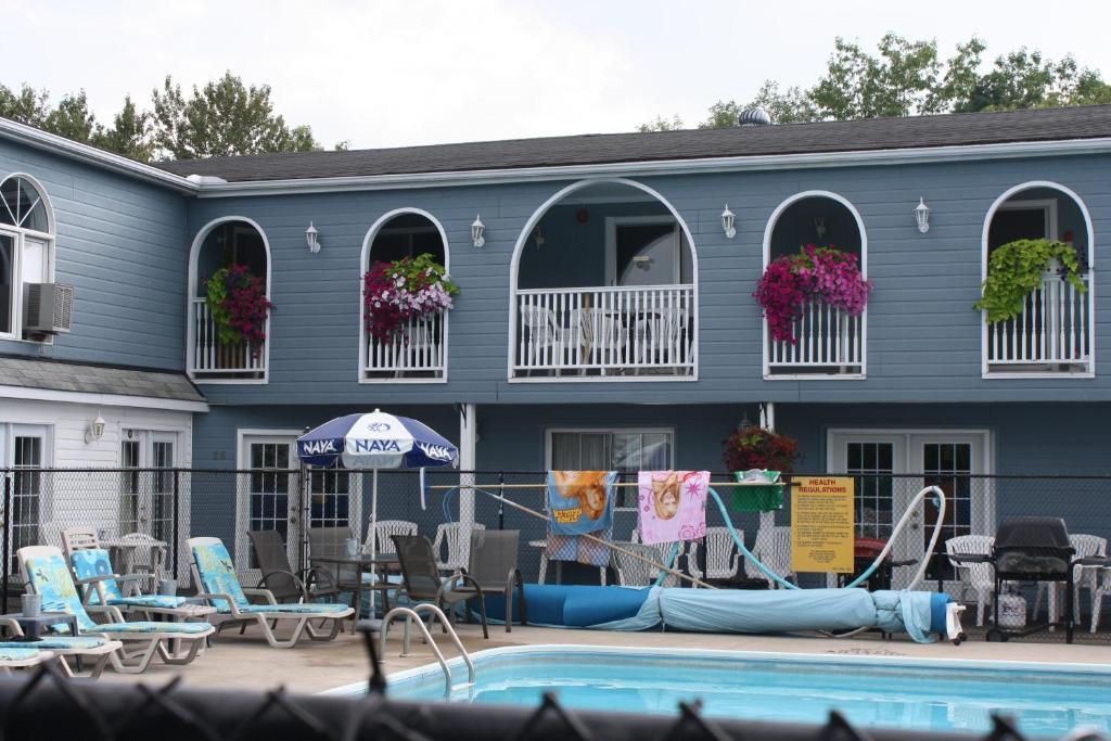 Kingsbridge Inn / Bon-Air Motel Wasaga Beach Ngoại thất bức ảnh
