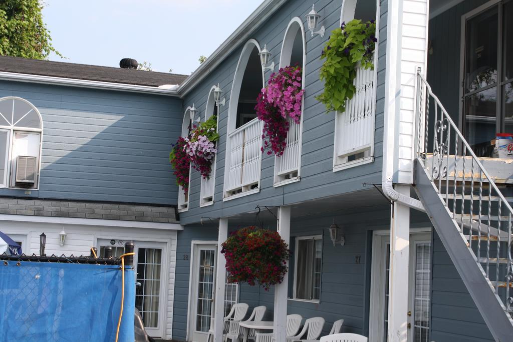Kingsbridge Inn / Bon-Air Motel Wasaga Beach Ngoại thất bức ảnh